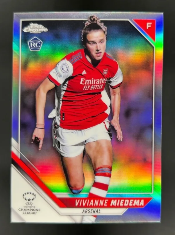 2021-22 Topps Chrome UWCL Vivianne Miedema Refractor #10