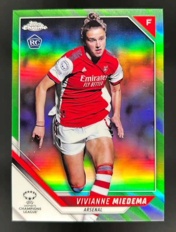 2021-22 Topps Chrome UWCL Vivianne Miedema Neon Green /99 #10