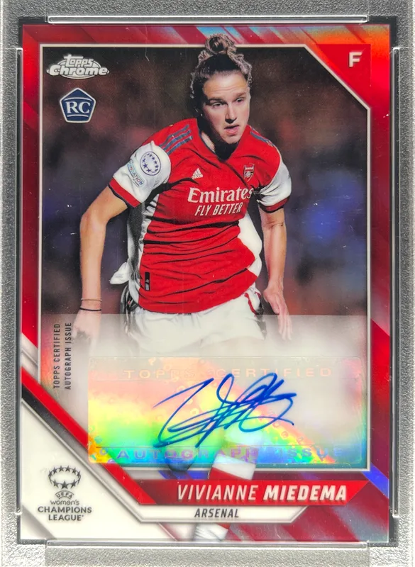 2021-22 Topps Chrome UWCL Vivianne Miedema Red /5 Autograph #VM